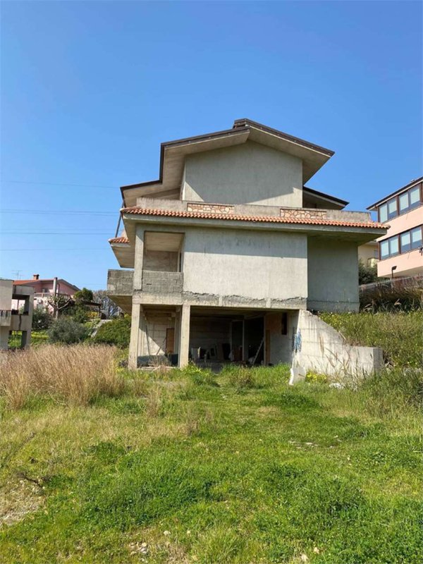 casa indipendente in vendita a Belvedere Marittimo