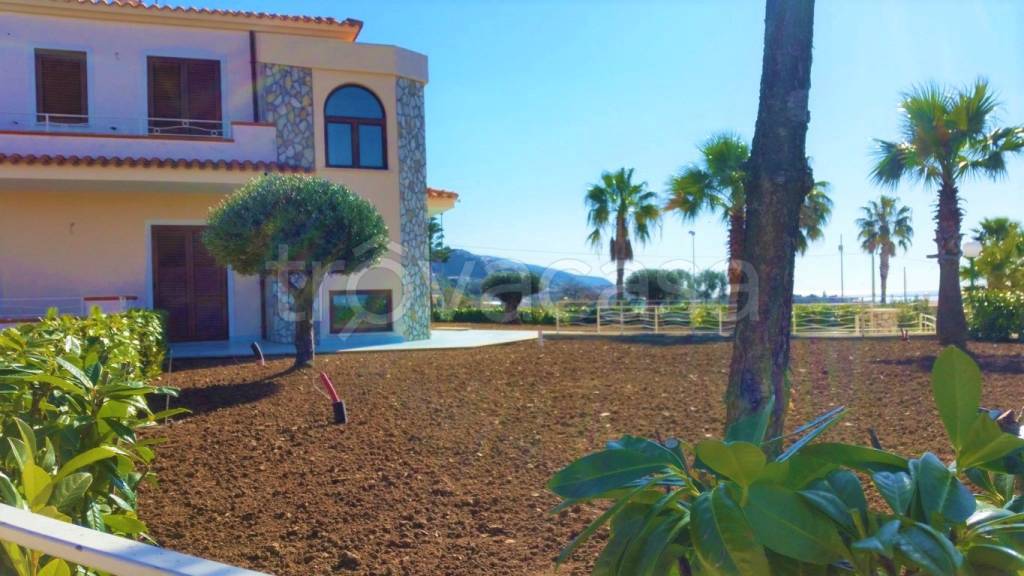 casa indipendente in vendita a Belvedere Marittimo