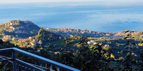 casa indipendente in vendita a Belvedere Marittimo