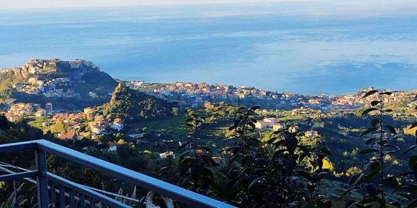 casa indipendente in vendita a Belvedere Marittimo