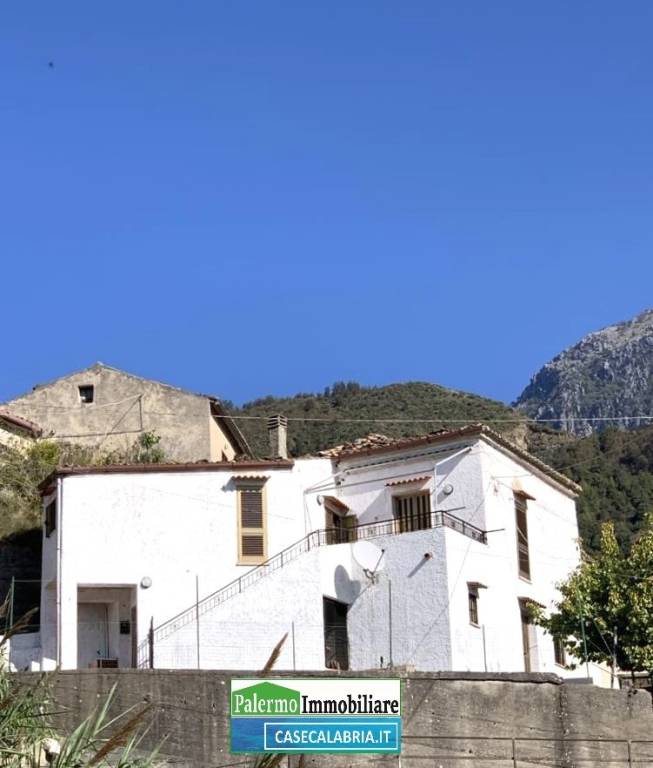 casa indipendente in vendita a Belvedere Marittimo
