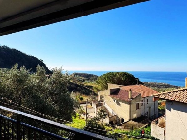 casa indipendente in vendita a Belvedere Marittimo