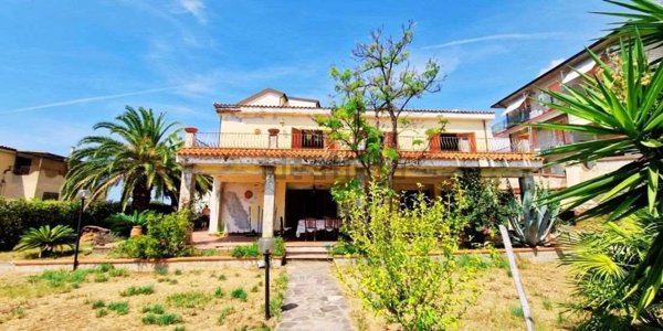 casa indipendente in vendita a Belvedere Marittimo