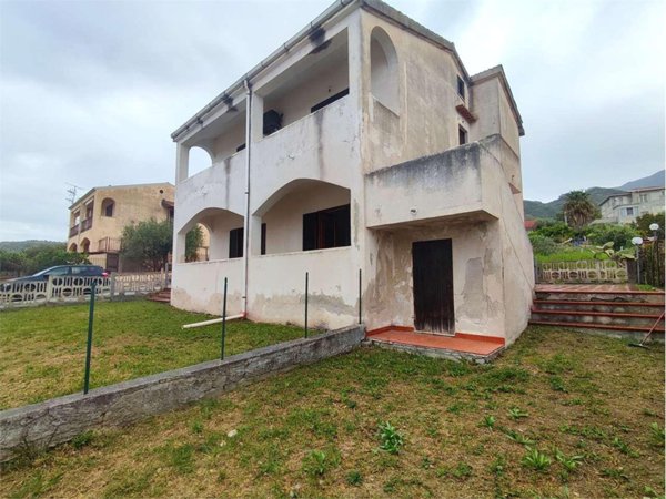 casa indipendente in vendita a Belvedere Marittimo