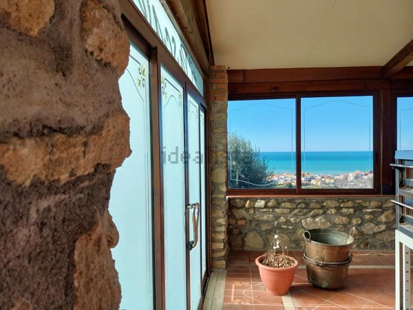 casa indipendente in vendita a Belvedere Marittimo
