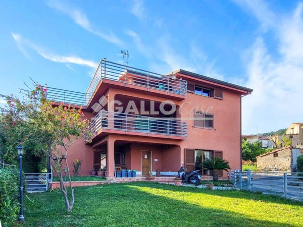 casa indipendente in vendita a Belvedere Marittimo