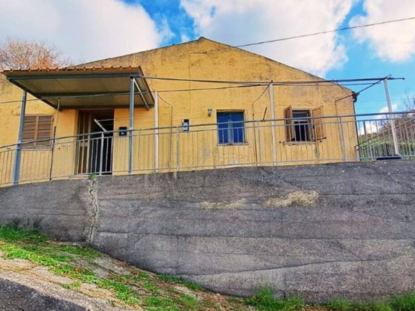 casa indipendente in vendita a Belvedere Marittimo
