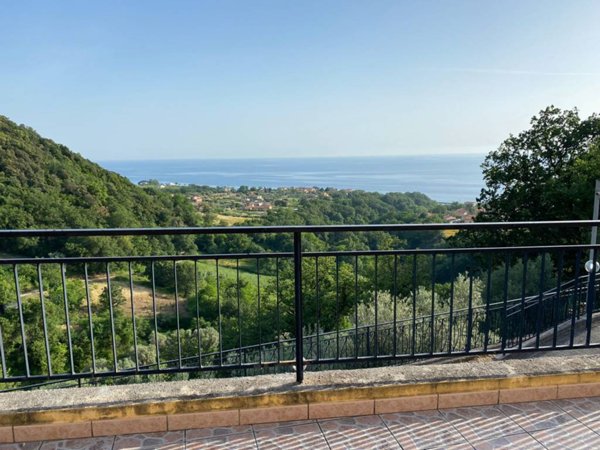 casa indipendente in vendita a Belvedere Marittimo