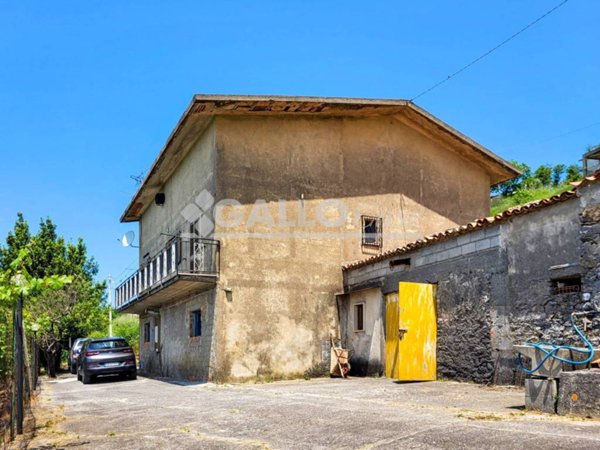 casa indipendente in vendita a Belvedere Marittimo