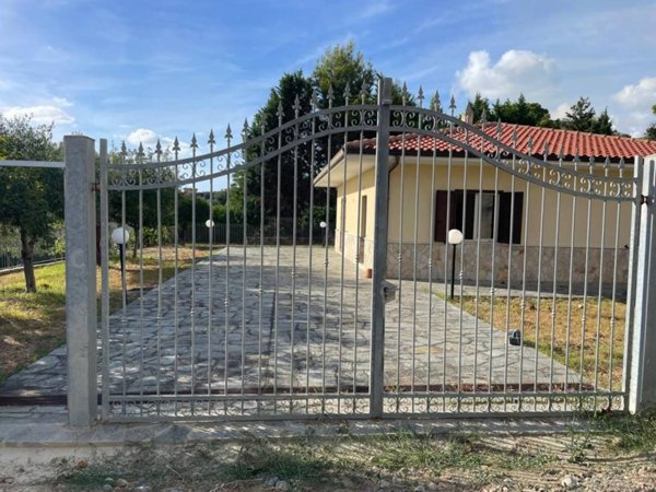 casa indipendente in vendita a Belvedere Marittimo