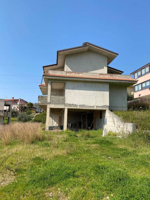 casa indipendente in vendita a Belvedere Marittimo
