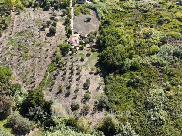 casa indipendente in vendita a Belvedere Marittimo