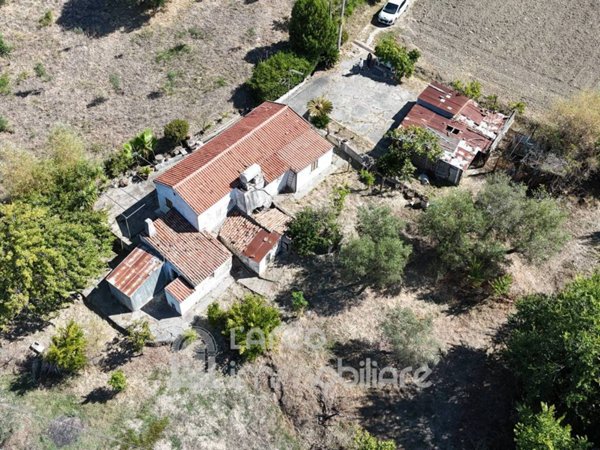 casa indipendente in vendita a Belvedere Marittimo