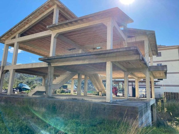 casa indipendente in vendita a Belvedere Marittimo