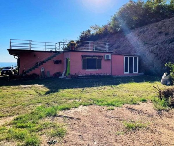 casa indipendente in vendita a Belvedere Marittimo