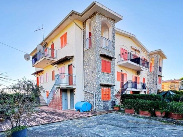 casa indipendente in vendita a Belvedere Marittimo