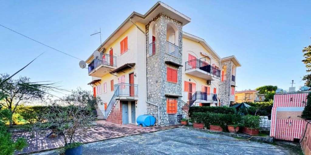 casa indipendente in vendita a Belvedere Marittimo