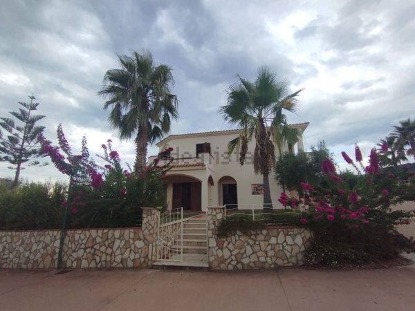 casa indipendente in vendita a Belvedere Marittimo