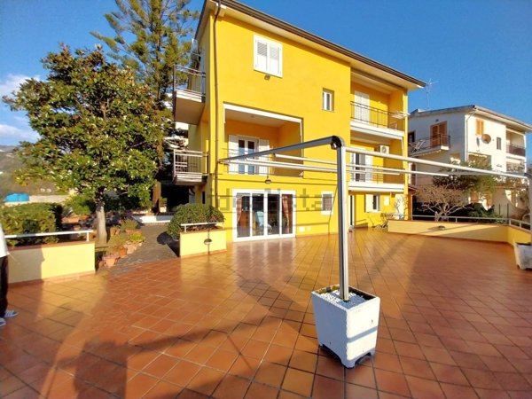 casa indipendente in vendita a Belvedere Marittimo