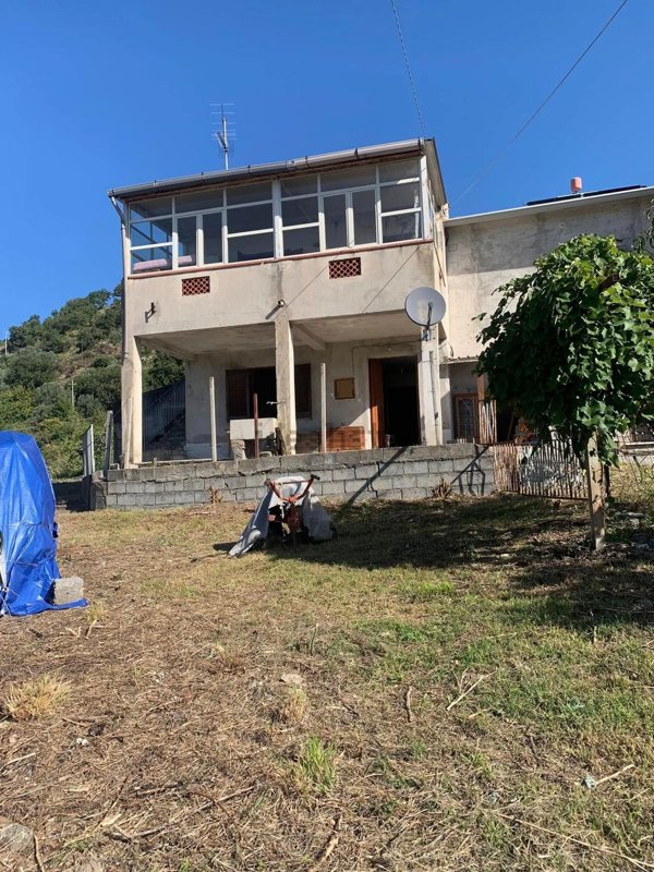 esavano in vendita a Belvedere Marittimo