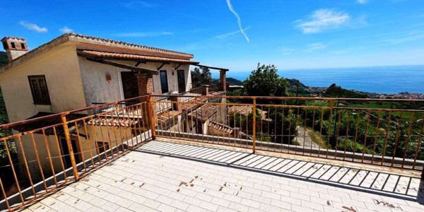 casa indipendente in vendita a Belvedere Marittimo