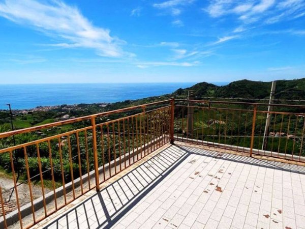 casa indipendente in vendita a Belvedere Marittimo