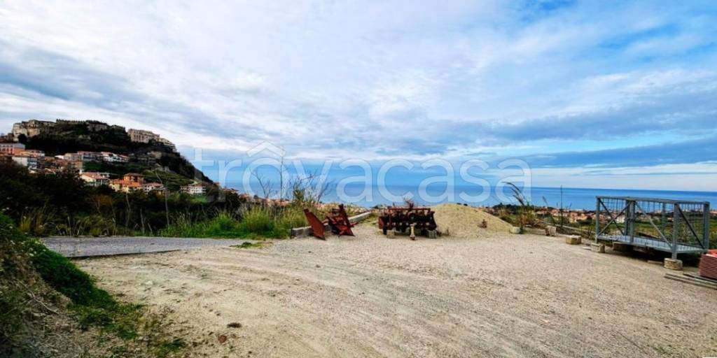 casa indipendente in vendita a Belvedere Marittimo