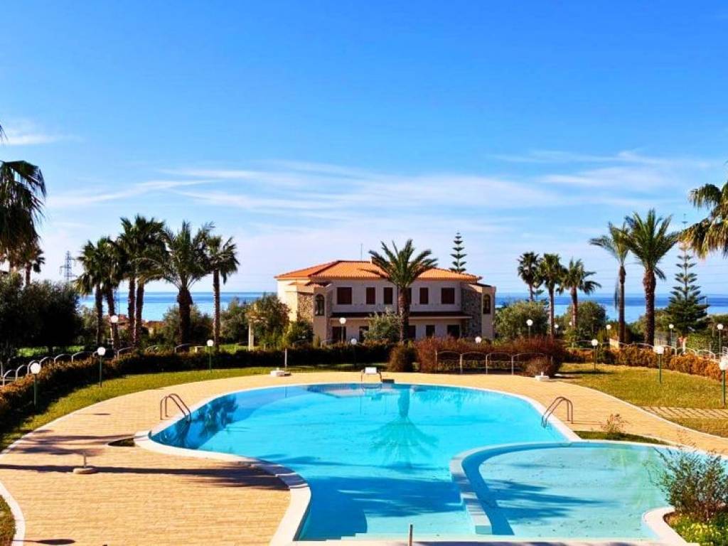 casa indipendente in vendita a Belvedere Marittimo