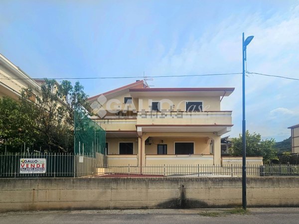 casa indipendente in vendita a Belvedere Marittimo