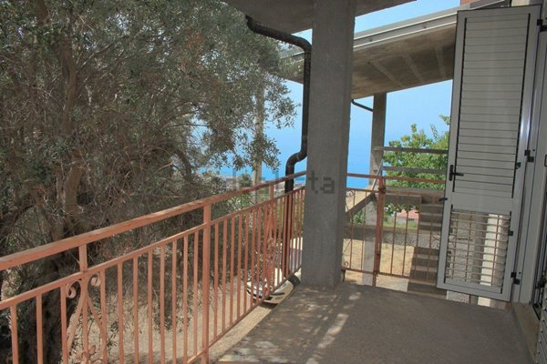 casa indipendente in vendita a Belvedere Marittimo