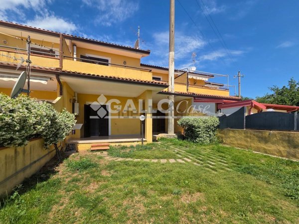 casa indipendente in vendita a Belvedere Marittimo