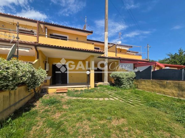 casa indipendente in vendita a Belvedere Marittimo