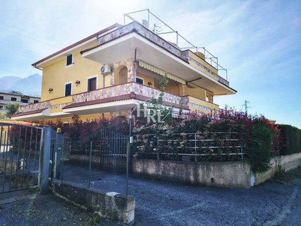 casa indipendente in vendita a Belvedere Marittimo