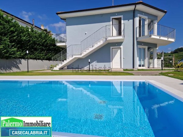 casa indipendente in vendita a Belvedere Marittimo