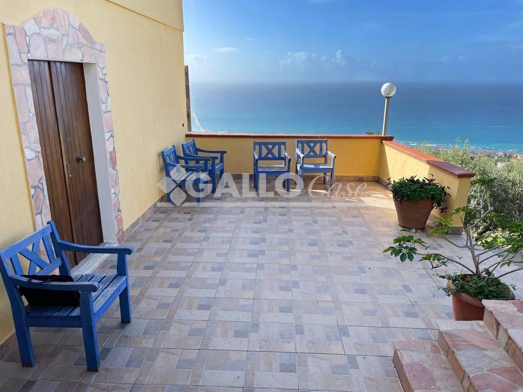 casa indipendente in vendita a Belvedere Marittimo