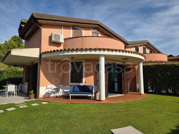 casa indipendente in vendita a Belvedere Marittimo