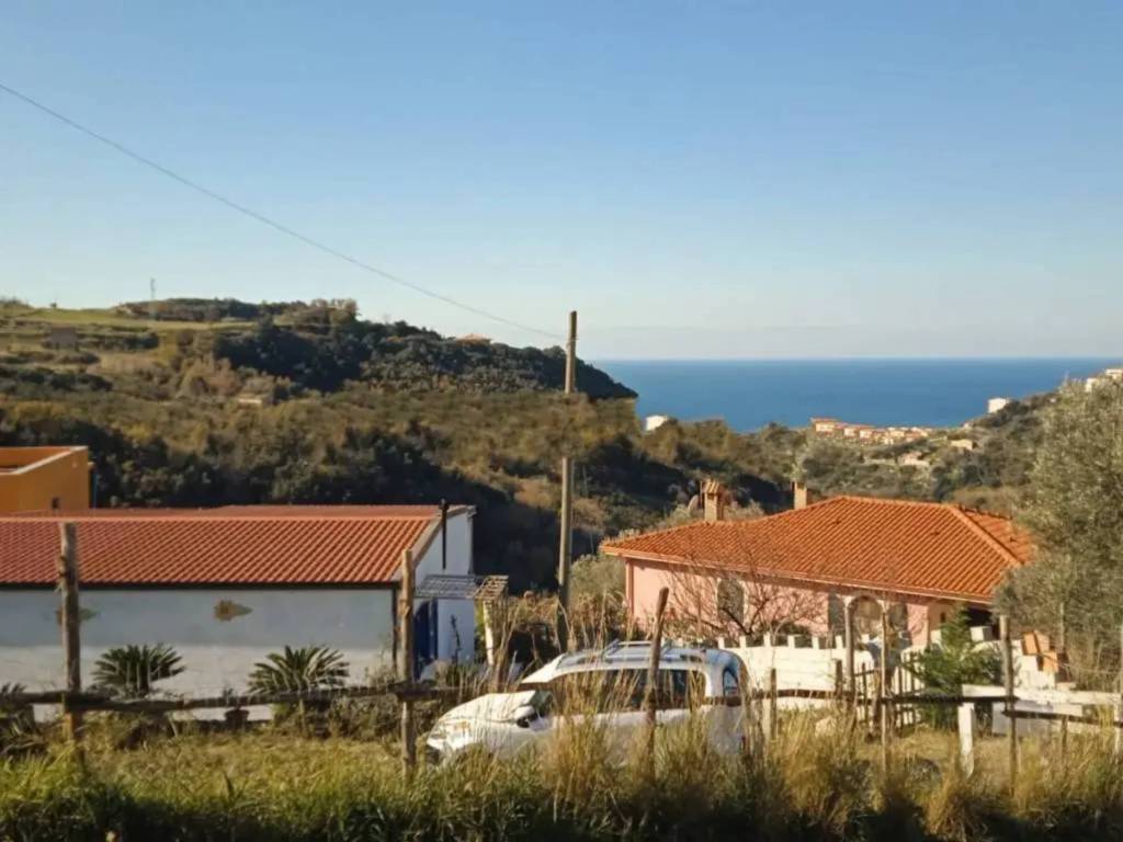 casa indipendente in vendita a Belvedere Marittimo