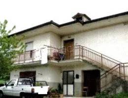 casa indipendente in vendita a Bianchi