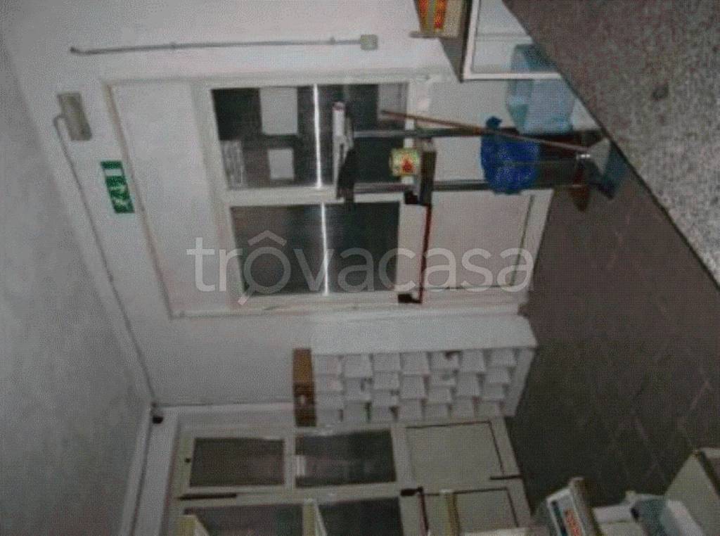 locale commerciale in vendita a Bianchi