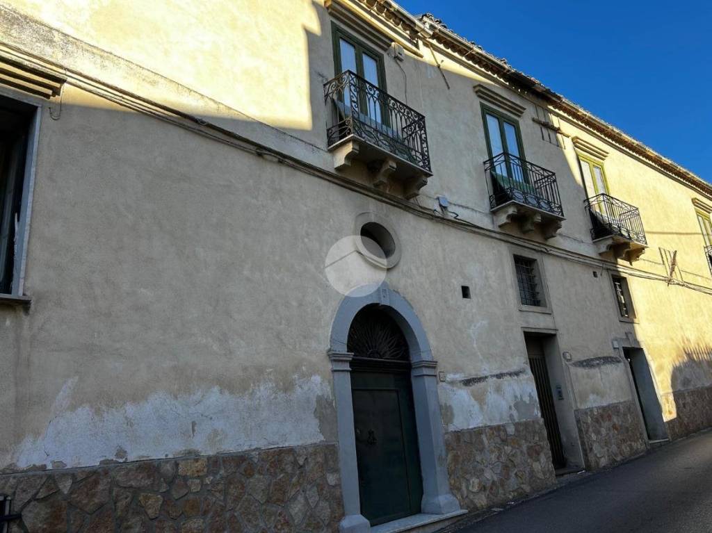 casa indipendente in vendita a Bisignano