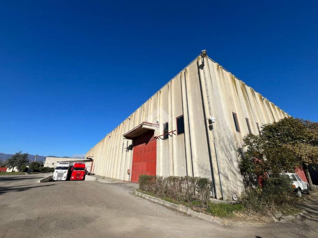 capannone in vendita a Bisignano