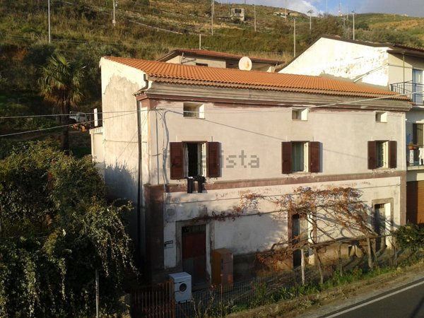 esavano in vendita a Bonifati