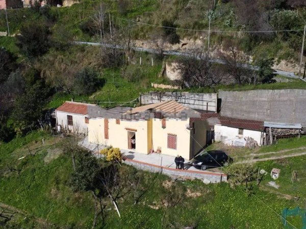 pentavano in vendita a Bonifati in zona Cittadella del Capo