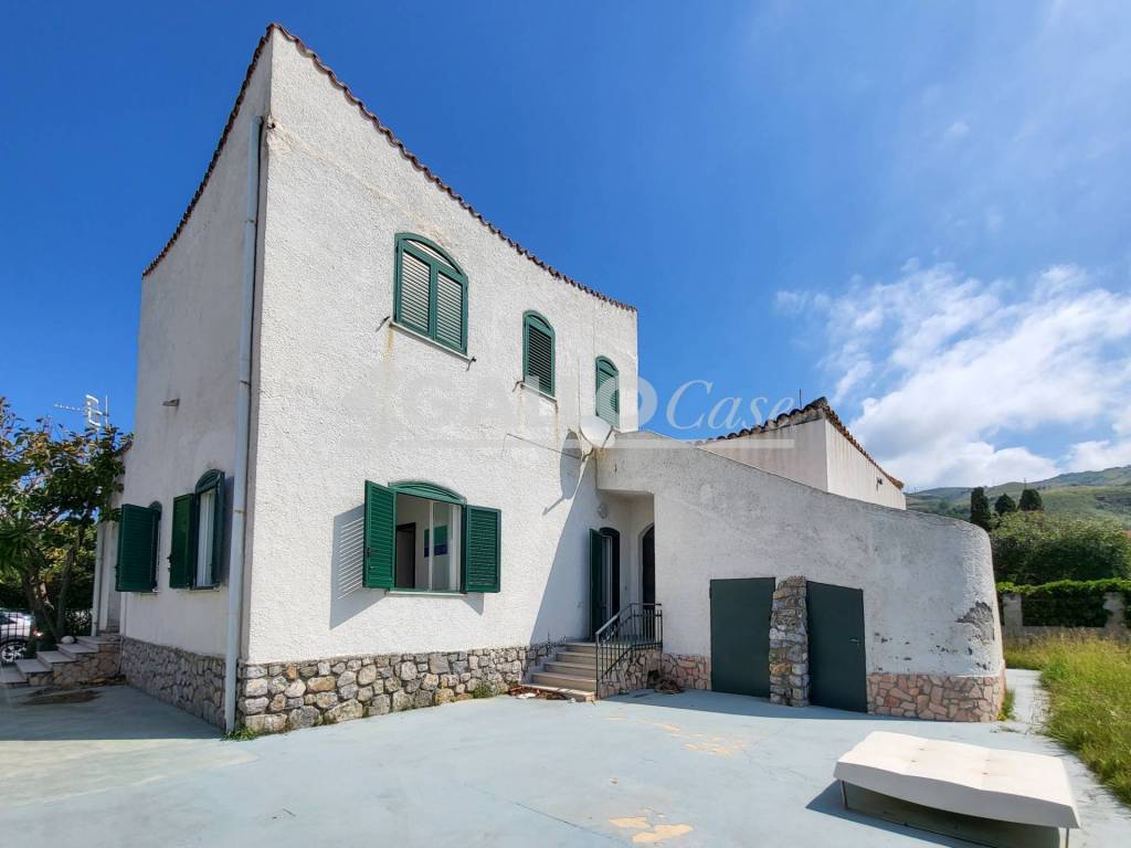 casa indipendente in vendita a Bonifati in zona Sparvasile