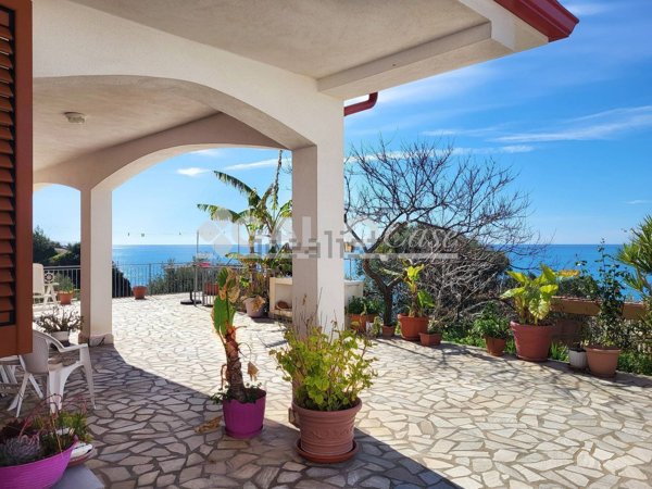 casa indipendente in vendita a Bonifati in zona Cittadella del Capo