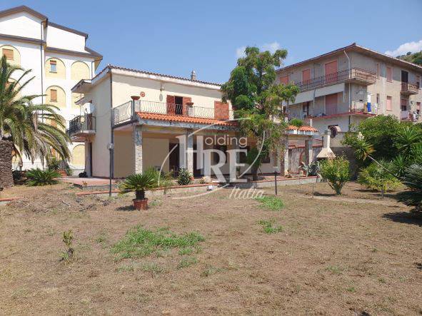 casa indipendente in vendita a Bonifati in zona Sparvasile