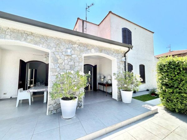 casa indipendente in vendita a Bonifati in zona Sparvasile