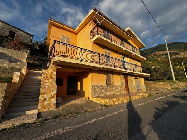 casa indipendente in vendita a Buonvicino