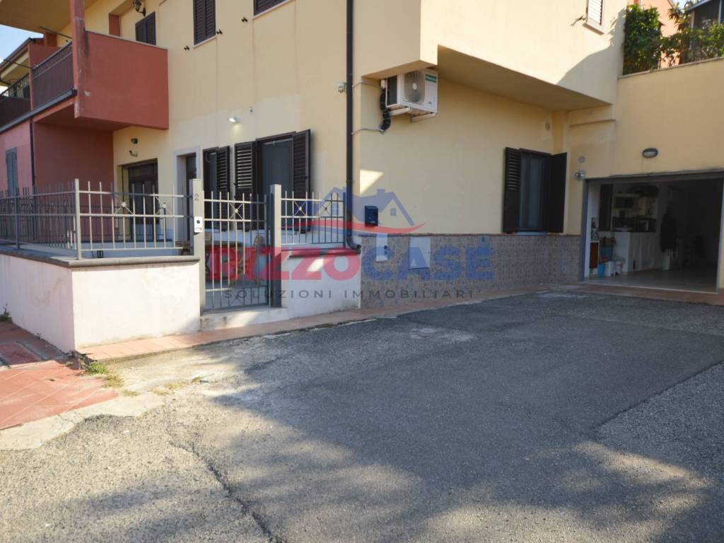 appartamento in vendita a Calopezzati