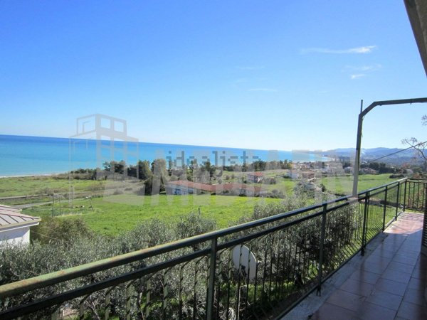 appartamento in vendita a Calopezzati